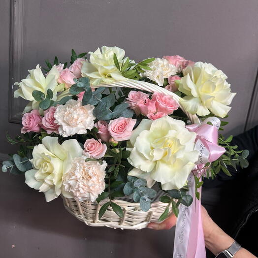 Корзина с цветами нежное облако