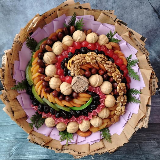 Букет "Вихрь из сухофруктов"
