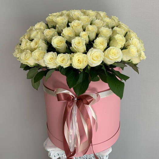 Композиция в коробке из белой розы