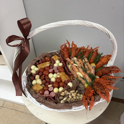 Корзина колбасная с морепродуктами