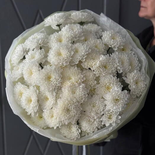 Lush bouquet of chrysanthemums