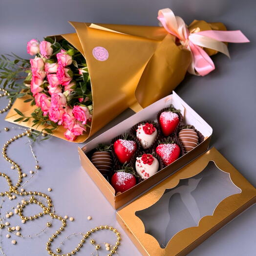 Набор клубники 8 ягод в бельгийском шоколаде и букет роз Цветы