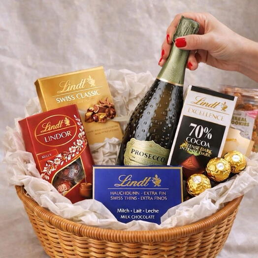 Luxury Prosecco   Lindt Basket