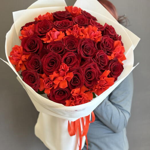 Монобукет для любимой из двух видов роз 🌹