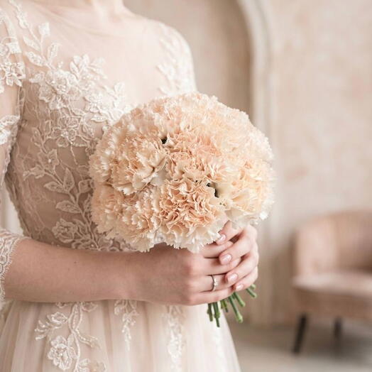 Свадебный букет из ажурных гвоздик брют