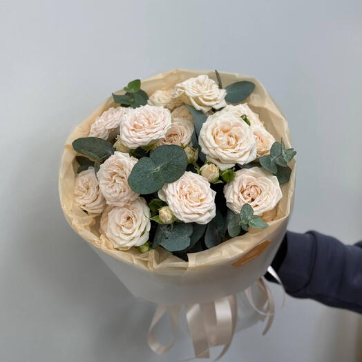Букет из кустовых роз