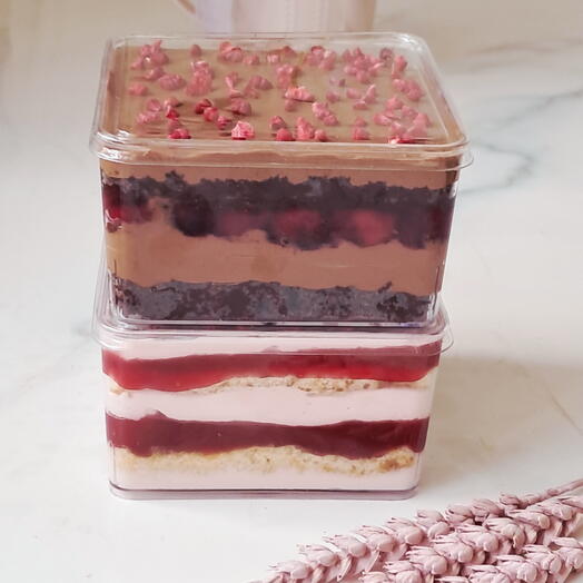 Cake Box "Молочная девочка (малина)" и " Вишня-шоколад"