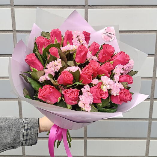Малиновая роза и статица 🌹 Букет роз Розы
