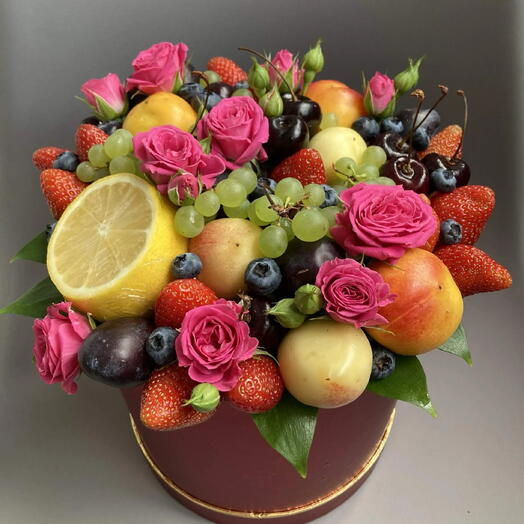 Шляпная коробка с сезонными фруктами