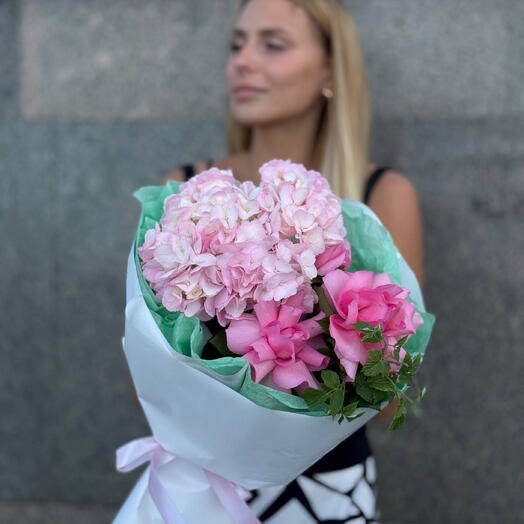 Букет «малиновое настроение» 🍓🌸 с гортензией, французской розой и малиной 🌿