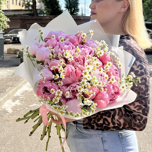 Пионы и ромашки для нее 💕