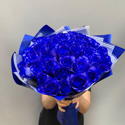 35 синих роз 💙🤍