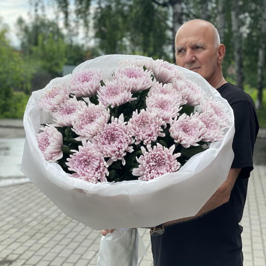 Моно букет из стойких одноголовых хризантем
