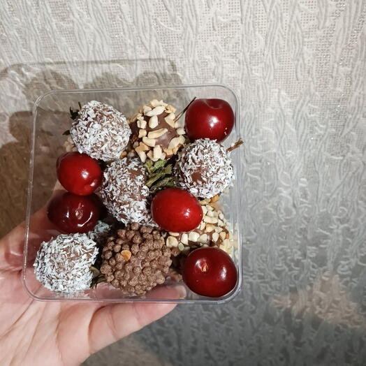 Клубника и Черешня в шоколаде