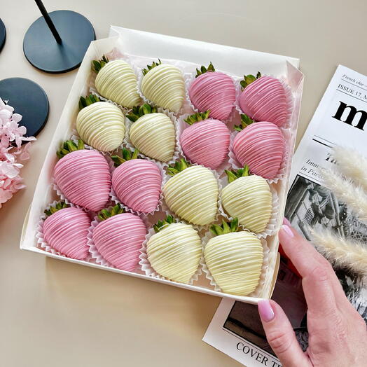 🔥 ХИТ! Клубника в шоколаде бело-розовый набор + подарок от Vivienne Sabo — румяна MACARON 16-20 ягод