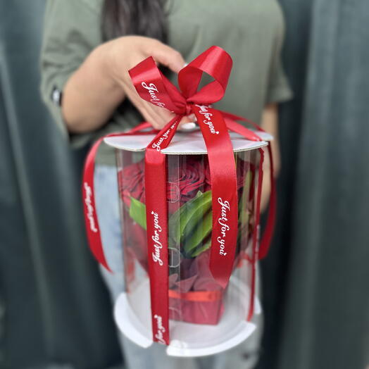 Алая симфония в колбе 💝
