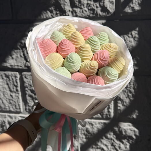 Дофаминовый клубничный букет 🌸