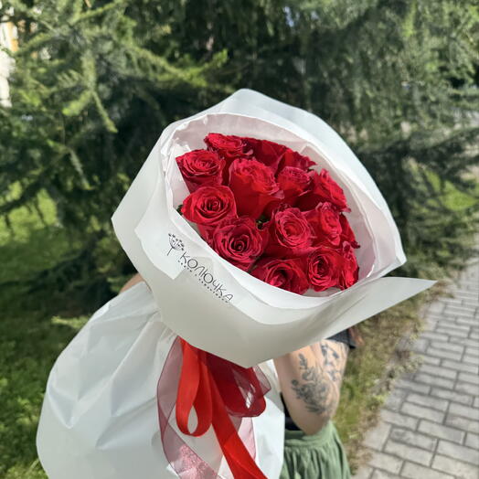 Букет 15 роз «Родос»