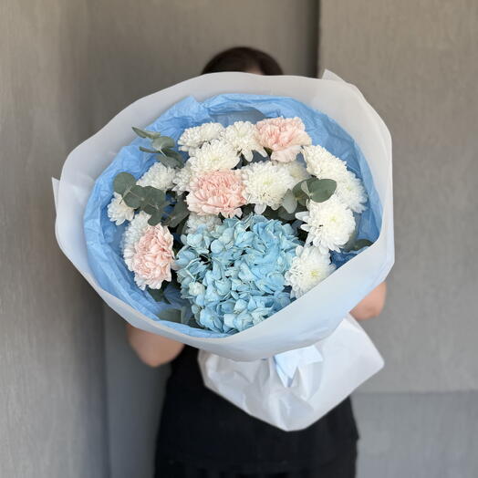 Хризантема Алтай, голубая гортензия и диантус. Авторский букет 💐
