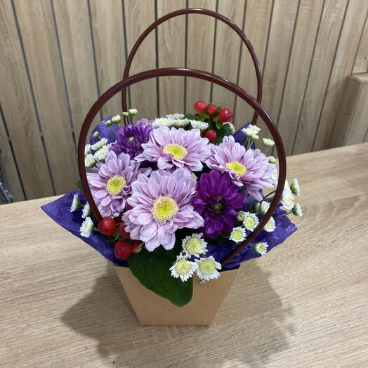 Цветочная Композиция с Георгинами, Хризантемой и Ягодами Гиперикума🌱💜