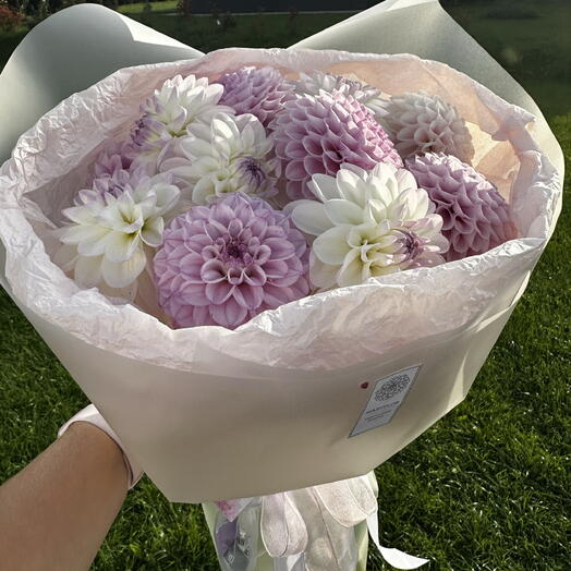 Букет из георгинов (сиреневый, бело-лиловый, розовый)