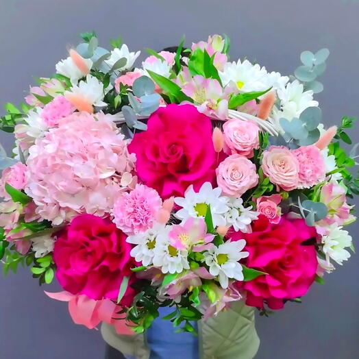 Корзина с цветами малинка💕