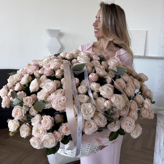 Шикарная корзина кустовых роз для любимой 😍