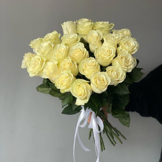 Букет из 25 роз белых