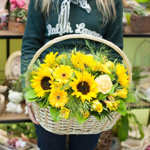 Basket with flowers