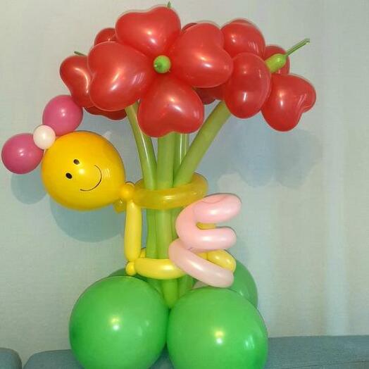 Bouquet with a girl and 5 daisies