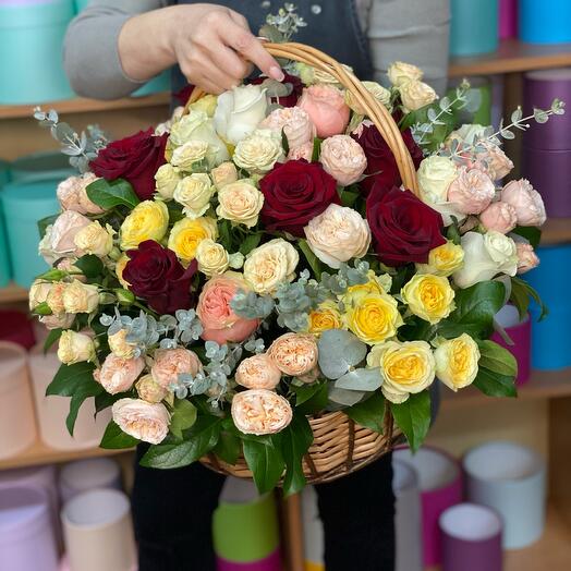 Basket with roses