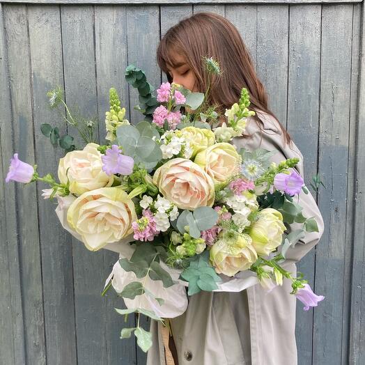 Амариллисы, колокольчики и маттиола