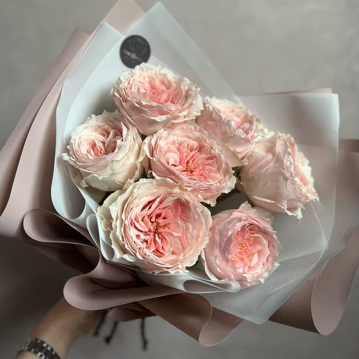 Ramo de rosas peonías de una sola cabeza