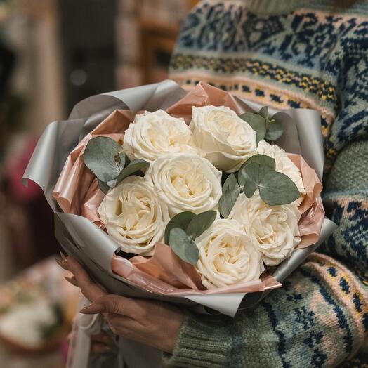 Mono bouquet with peony rose