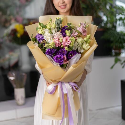 Букет из разноцветных лизиантусов (эустом) S