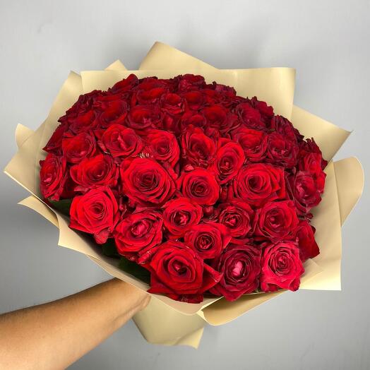 ✅ Red roses