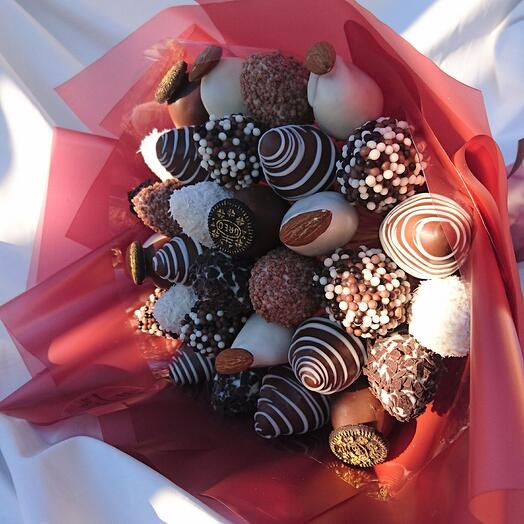 Букет из клубники в шоколаде Три шоколада 🍫
