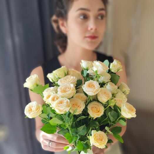 Creamy roses