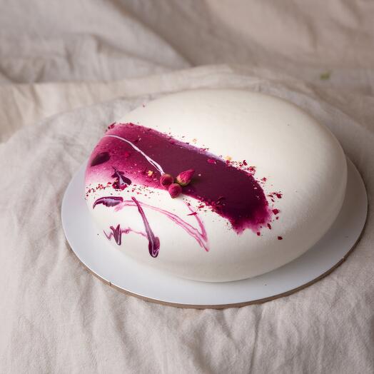 Mousse cake "Caramel, black currant"