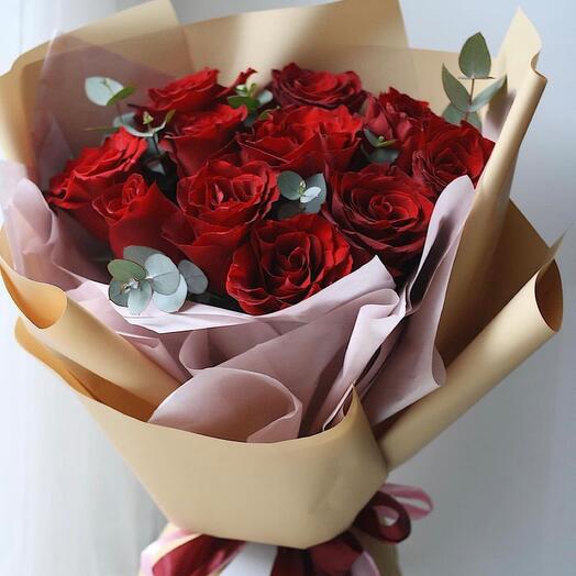 Bouquet of roses with eucalyptus