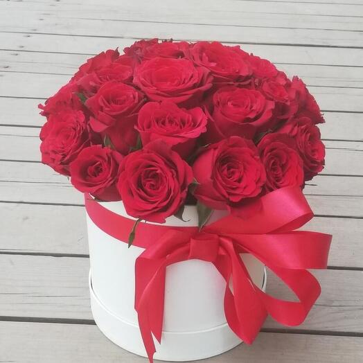 25 red roses in a box