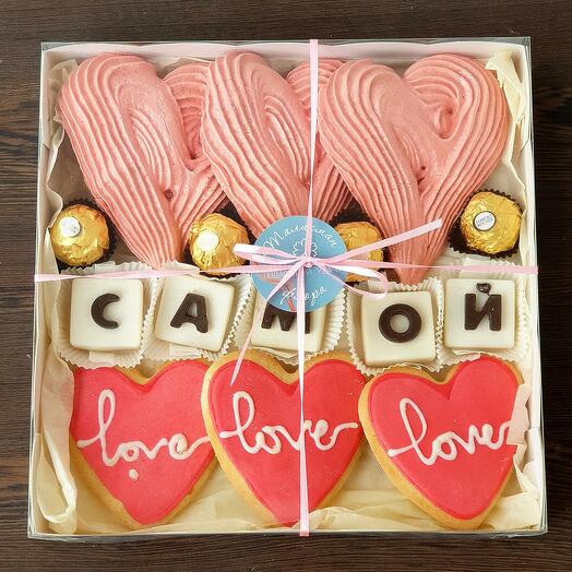 Gift set of meringue, Ferrero Rocher candies and cookies - The most