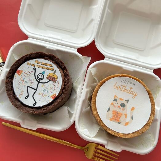 Juego de pastel de queso como regalo de cumpleaños para un amigo/colega