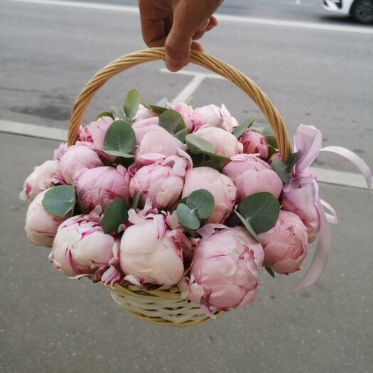 25 Pink Peony Basket