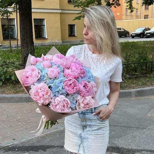 Peonies with hydrangea