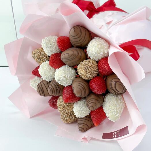 Букет «Рафаэлло» из клубники в шоколаде