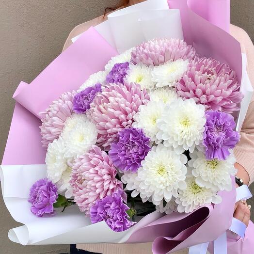 Bouquet "Layla" chrysanthemums and dianthus