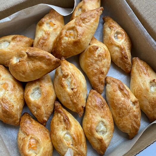 Фуршетная выпечка. Пирожки с красной рыбой, мини растегаи, 20 шт