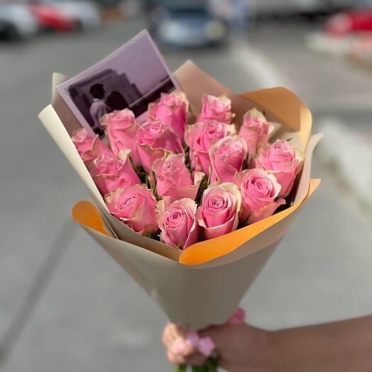 15 нежно розовых роз