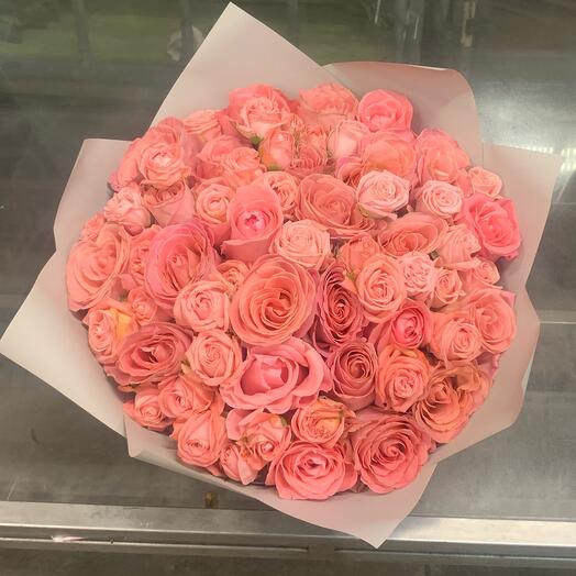 Букет из розовых роз